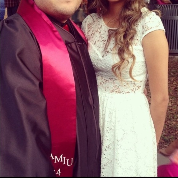 👻 2/$20 Guess Lace Ivory Dress - Picture 1 of 6